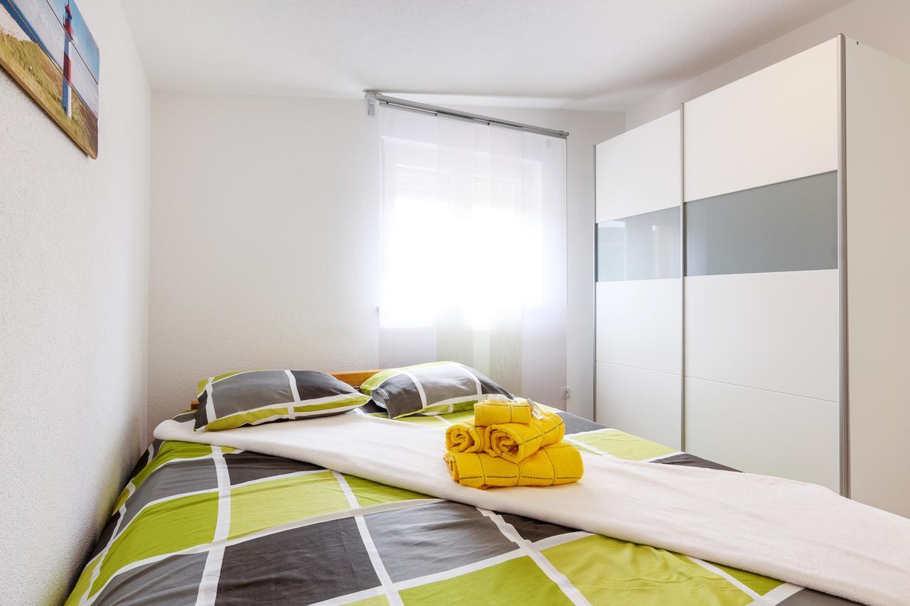 Studio Apartment Maslina Gornji Karin Esterno foto