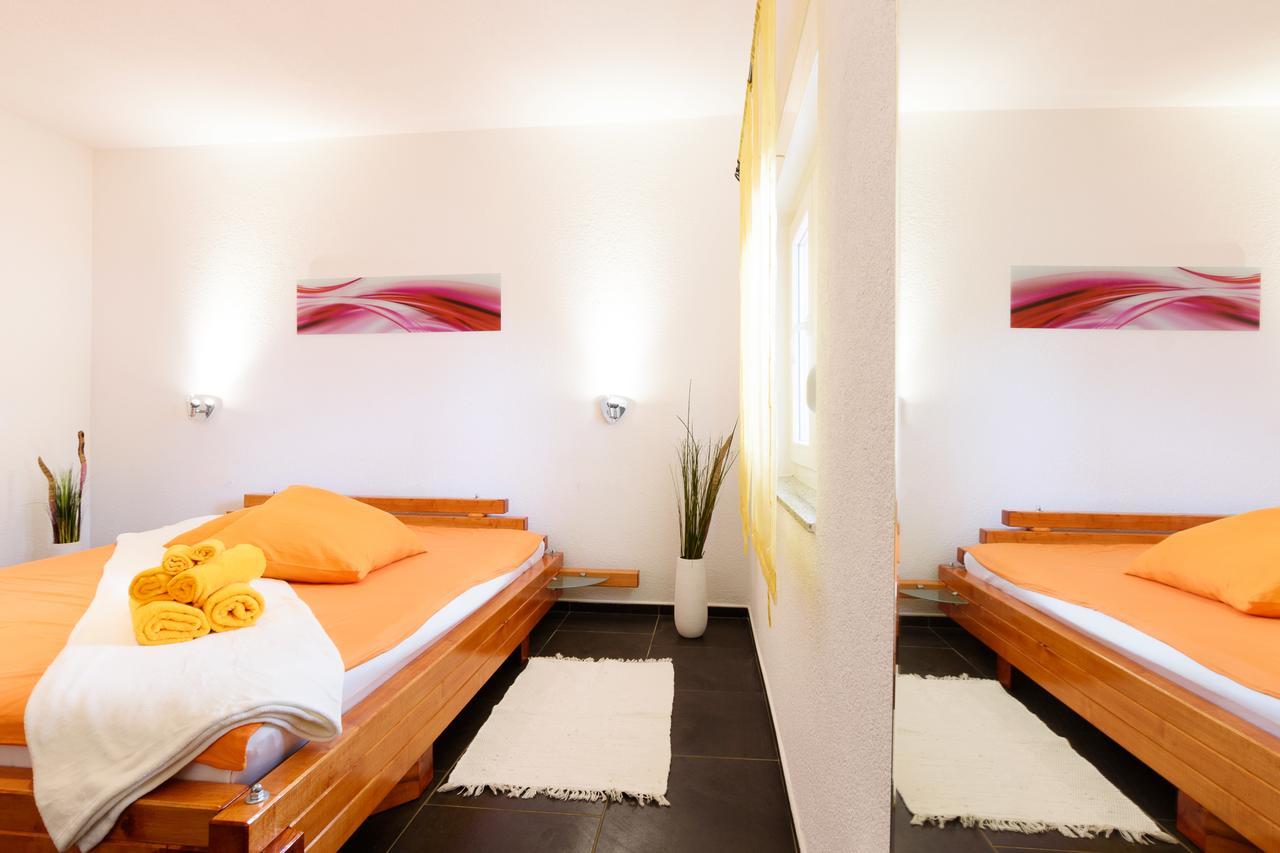 Studio Apartment Maslina Gornji Karin Esterno foto